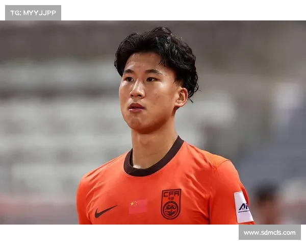 蒿俊闵：从足球场到人生巅峰的奋斗与荣耀之路