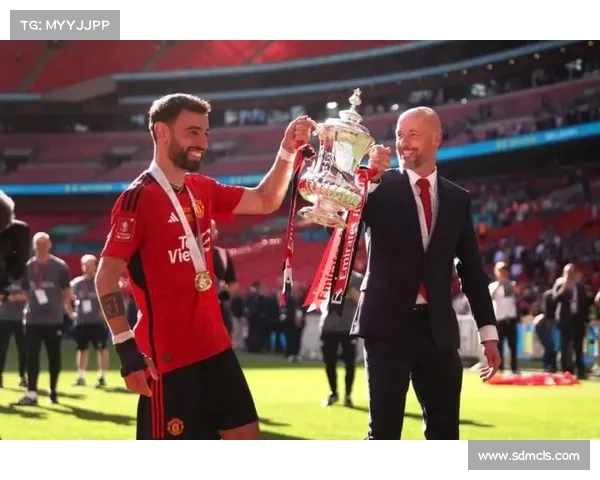 梦幻联动：GTA新作发售之年曼联再次捧起英超冠军奖杯